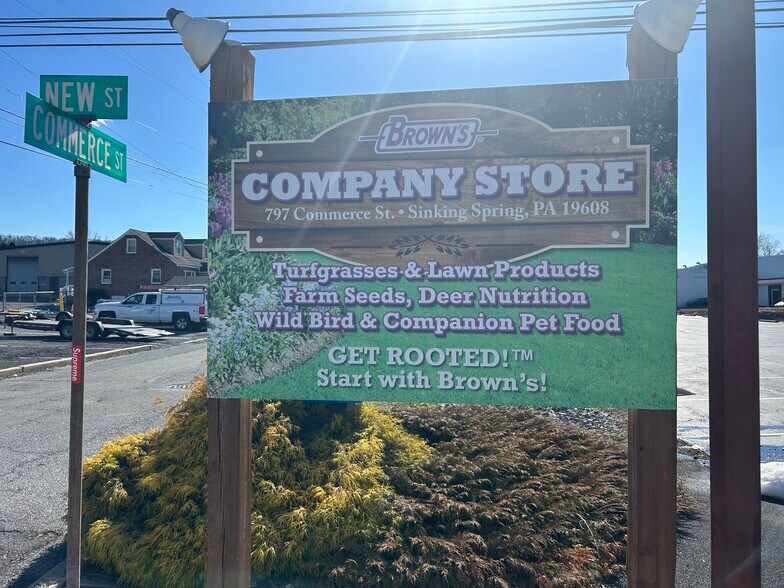 More Photos Of 749 Commerce St, Sinking Spring Storefront Retail Office For Lease