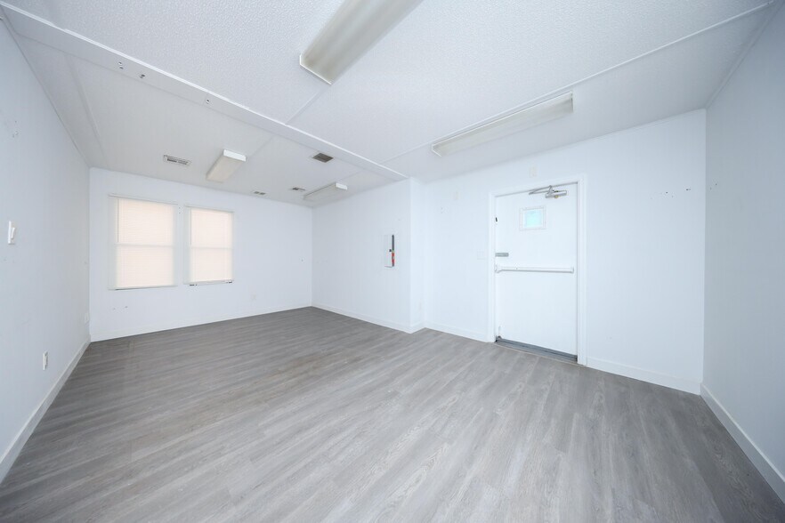 More Photos Of 343 Sand Ln, Staten Island Daycare Center For Sale