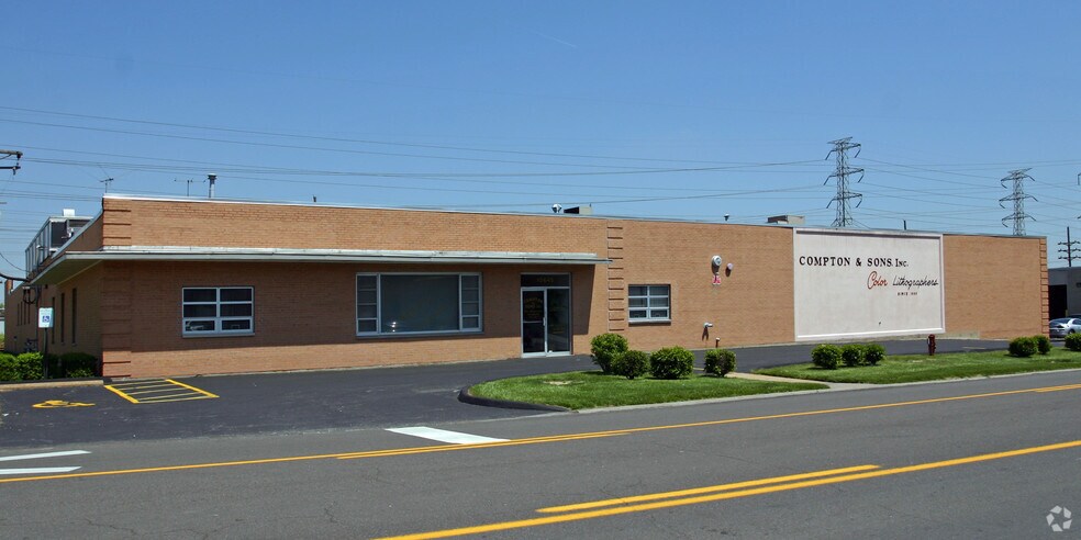 More Photos Of 10645 Baur Blvd, Saint Louis Warehouse For Lease