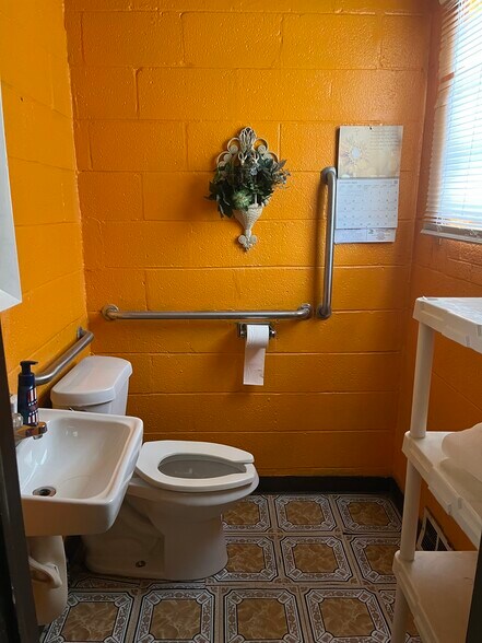 More Photos Of 20477 Van Dyke St, Detroit General Retail For Sale