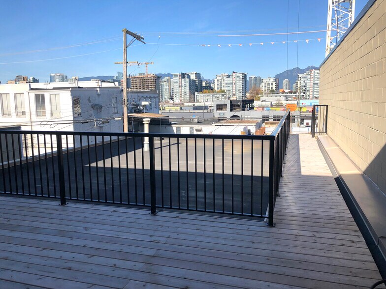 More Photos Of 117 W 6th Ave, Vancouver Light Distribution For Sale