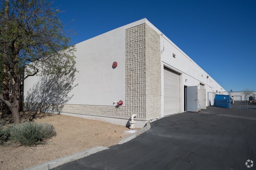 More Photos Of 10201 N 21st Ave, Phoenix Warehouse For Lease