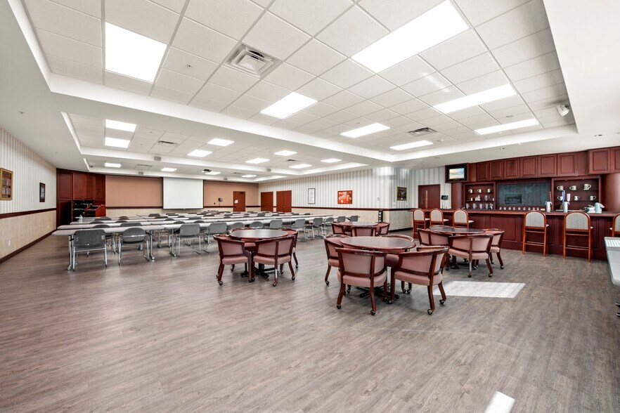 More Photos Of 4747 Progress Ave, Naples Refrigeration Cold Storage For Lease