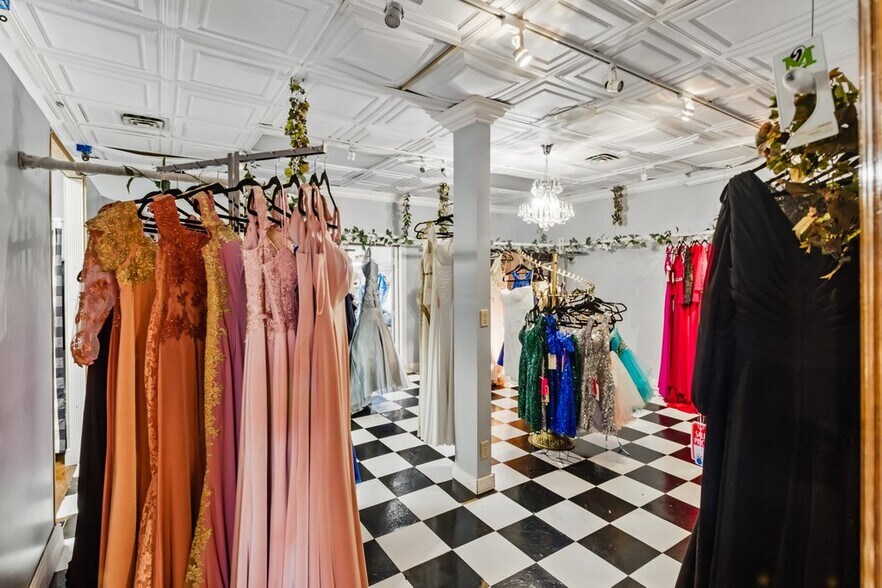 More Photos Of 4066 Broward Blvd, Fort Lauderdale Storefront Retail Office For Sale