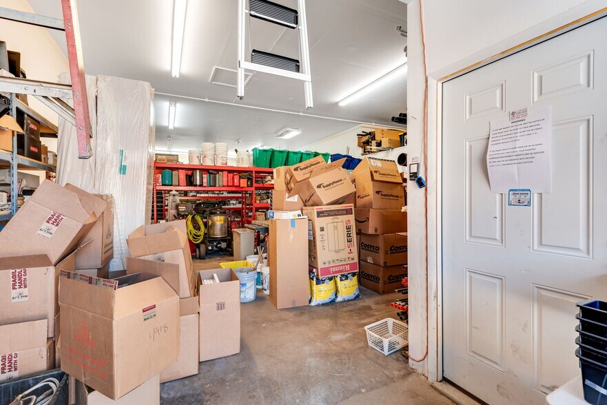 More Photos Of 19336 Goddard Ranch Ct, Morrison Light Manufacturing For Lease