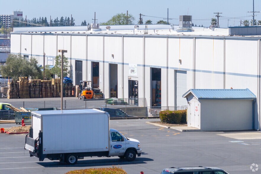 More Photos Of 2419 Mercantile Dr, Rancho Cordova Warehouse For Lease