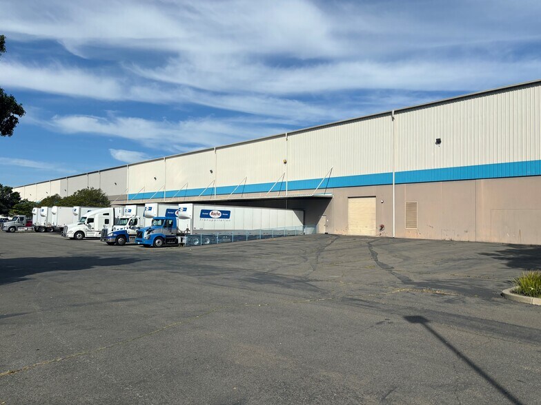 More Photos Of 2345 Huntington Dr, Fairfield Warehouse For Lease
