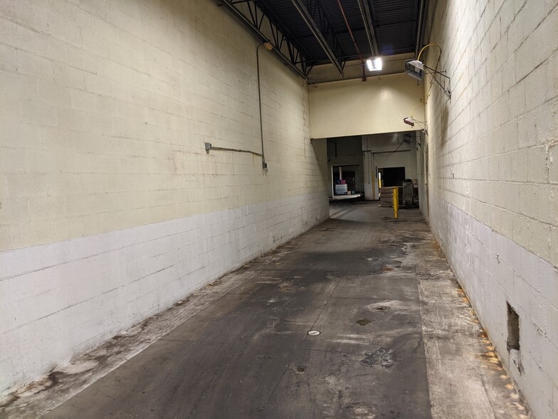 More Photos Of 18 Main St, Silver Creek Light Manufacturing For Lease