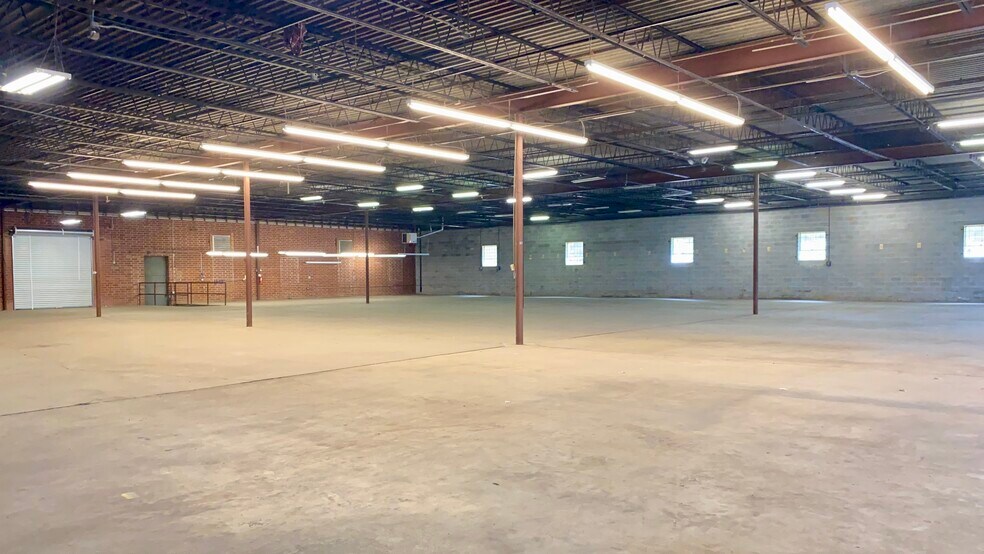 More Photos Of 2411 Sullivan Rd, College Park Warehouse For Lease