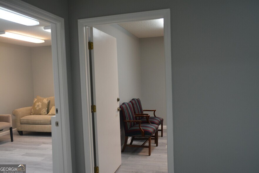 More Photos Of 8218 Hazelbrand Rd NE, Covington Office Residential For Sale