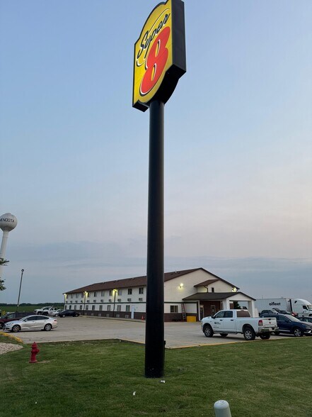 Primary Photo Of 2601 E 12th St, Mendota Hotel For Sale