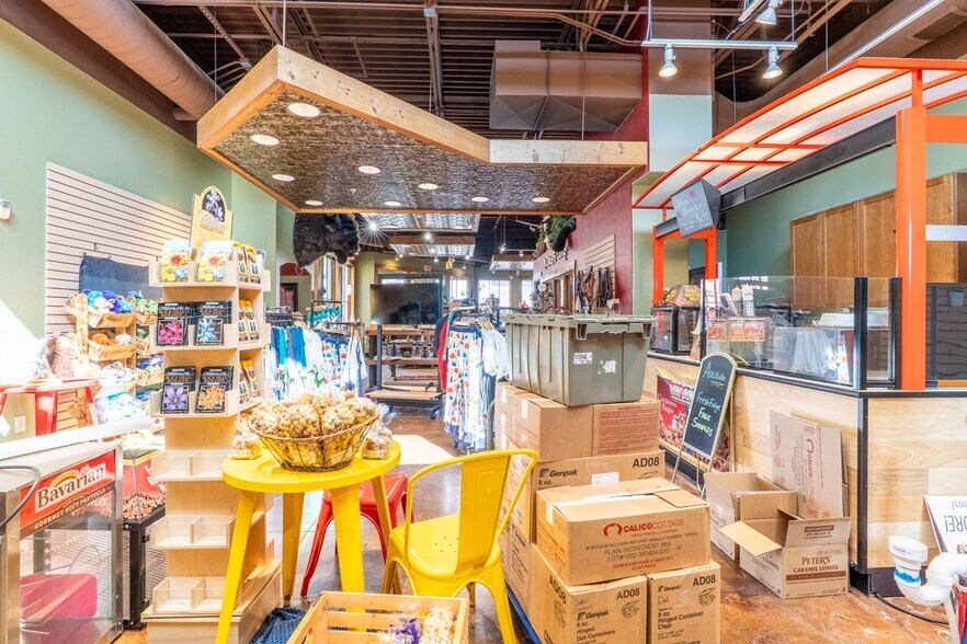 More Photos Of 528 Mount Rushmore Rd, Custer Restaurant For Sale