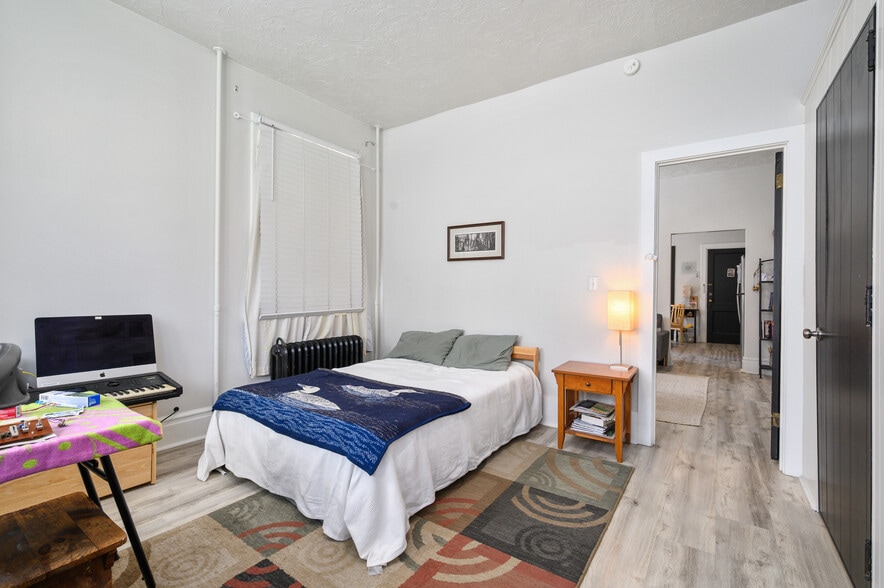 More Photos Of 815 McClure St, Munhall Apartments For Sale