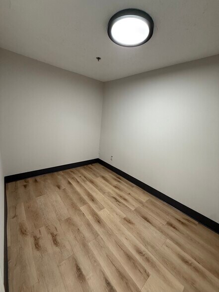 More Photos Of 10841 Kingston Pike, Knoxville Freestanding For Lease