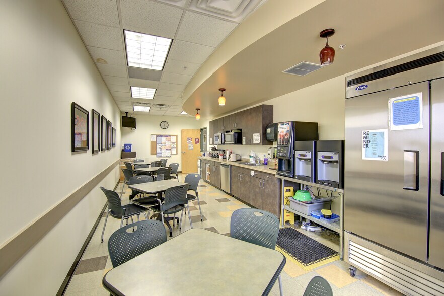 More Photos Of 1310 19th Ave NW, Clinton Light Manufacturing For Sale