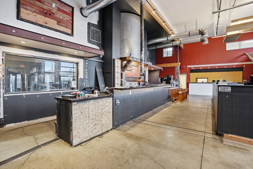 More Photos Of 4110 S Bowdish Rd, Spokane Light Distribution For Lease