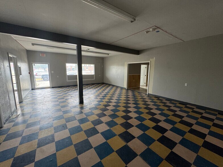 More Photos Of 1301 N Texas Ave, Bryan Office For Sale