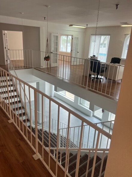 More Photos Of 49 N Federal Hwy, Dania Storefront Retail Office For Lease