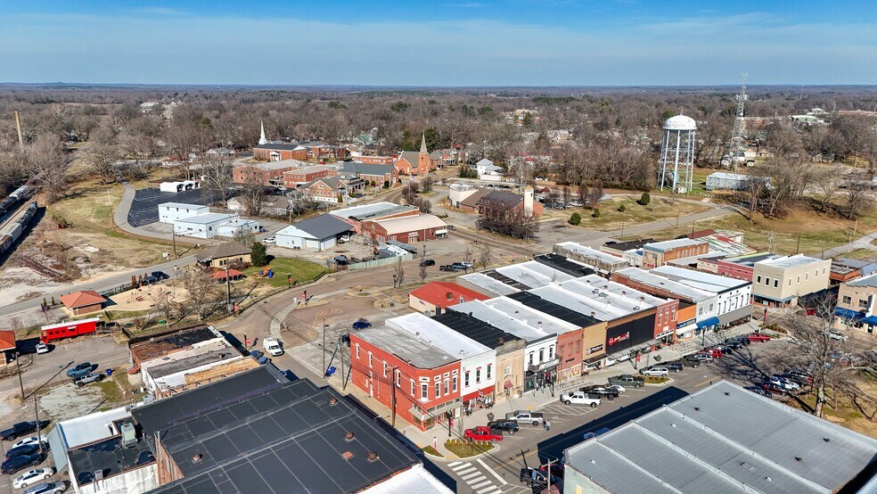 More Photos Of 5 Broadway St, McKenzie General Retail For Sale