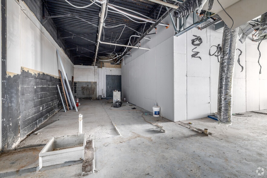 More Photos Of 237-251 Market St, Paterson Storefront Retail Office For Lease