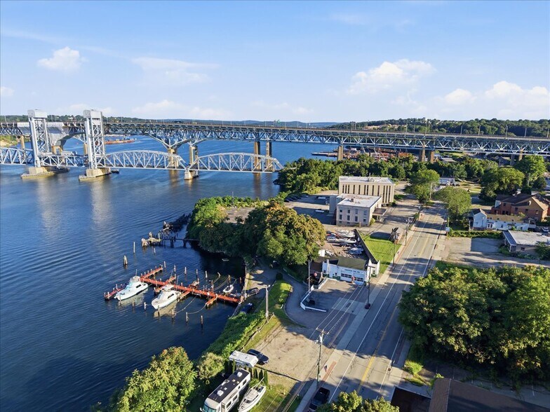 More Photos Of 53 Thames St, Groton Marina For Sale