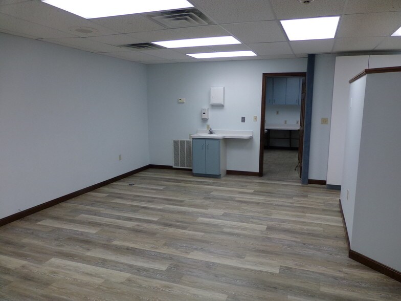 More Photos Of 401 Gilford Ave, Gilford Medical For Sale