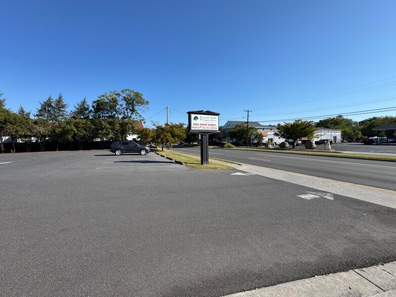 More Photos Of 508 N Commerce Ave, Front Royal Bank For Sale