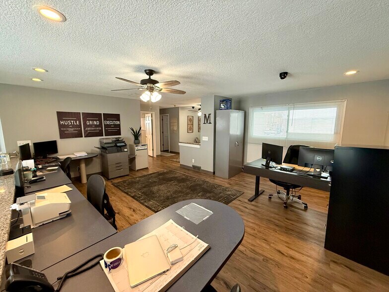 More Photos Of 3810 66th St, Urbandale Office Residential For Sale