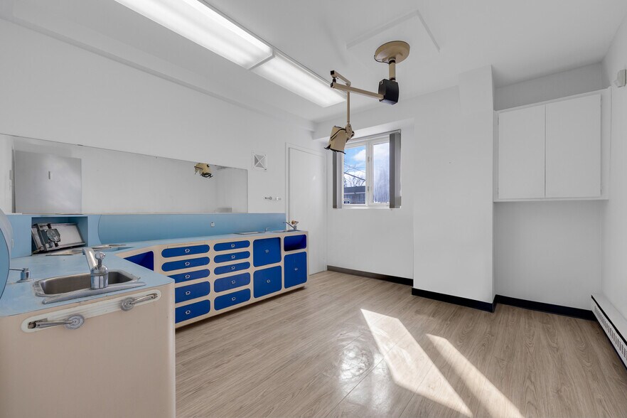 More Photos Of 5870 Rue Sherbrooke E, Montréal Office For Lease