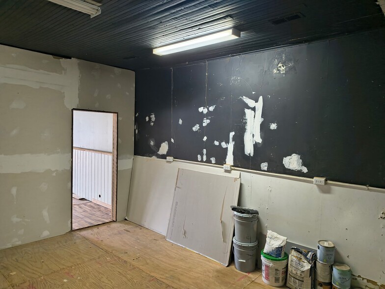 More Photos Of 202 E. North Main Street, Littleton General Retail For Sale