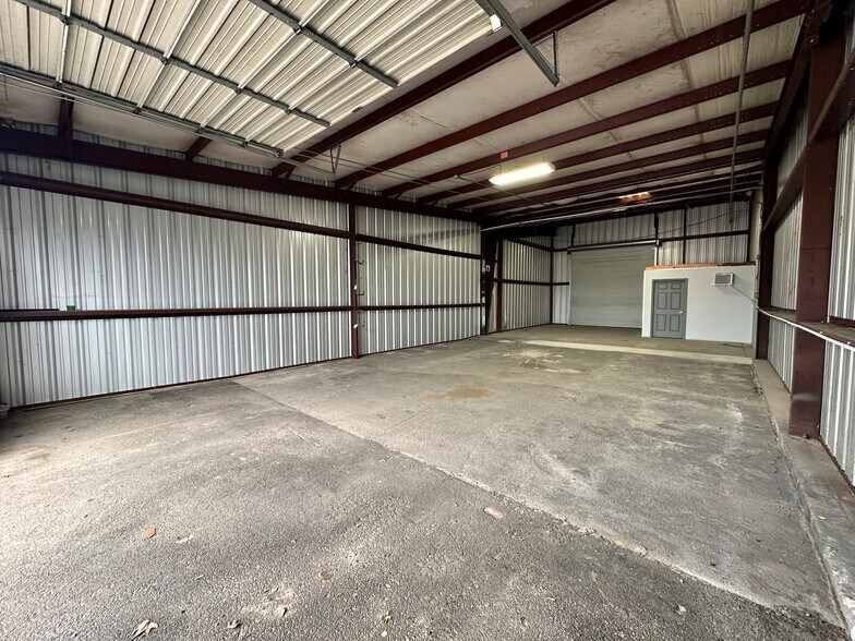 More Photos Of 16261 Hollister St, Houston Unknown For Lease