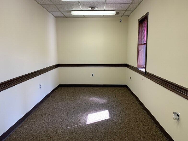 More Photos Of 701 E Main St, Moorestown Unknown For Lease