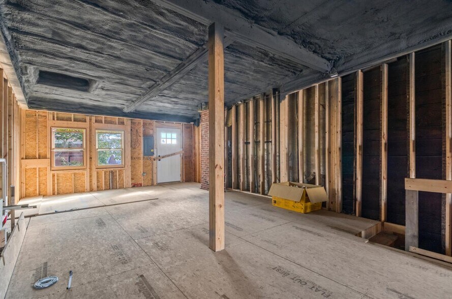 More Photos Of 367 Main St, Rockland Storefront For Sale