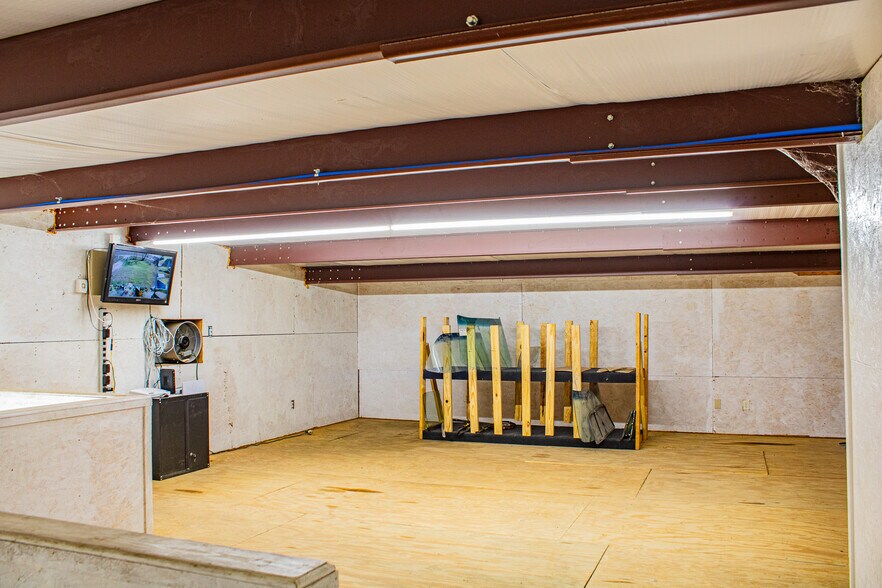 More Photos Of 33112 Rochen Rd, Waller Industrial For Sale