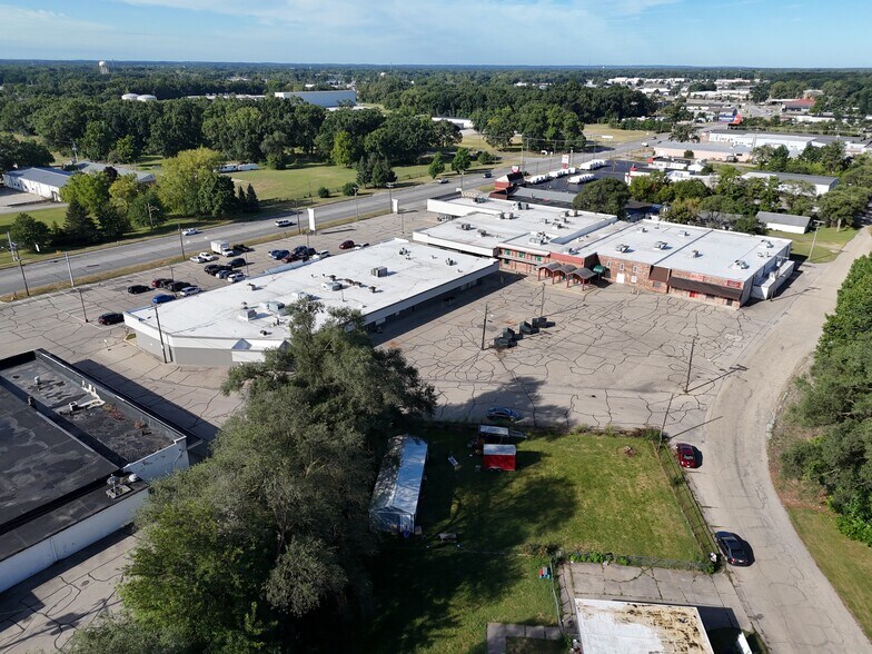 More Photos Of 1100-1128 Bristol St, Elkhart Freestanding For Sale