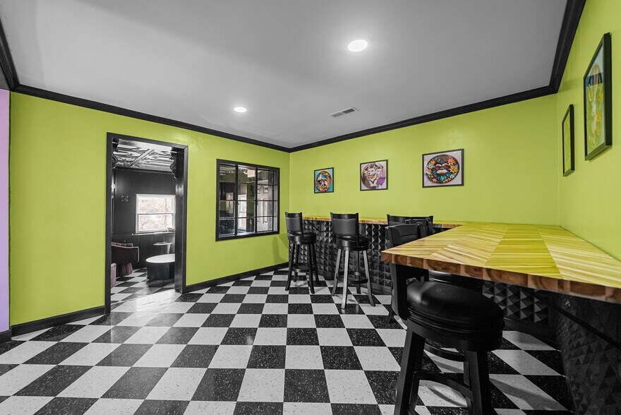 More Photos Of , Clarksville General Retail For Sale