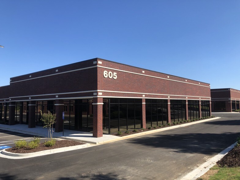 More Photos Of 605 Molly Ln, Woodstock Unknown For Lease