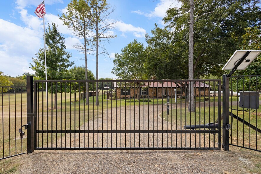 More Photos Of 1009 W I 20, Grand Prairie Land For Sale