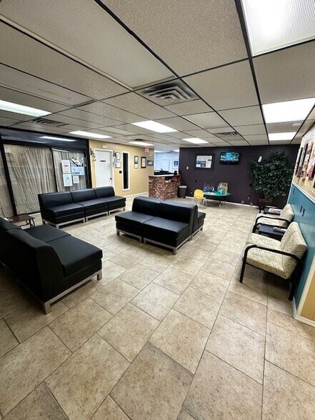 More Photos Of 814 W Okmulgee St, Muskogee Office For Sale