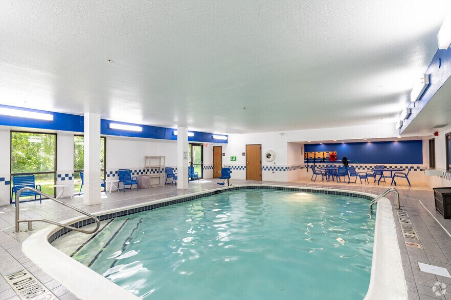 More Photos Of 2225 Shirley Dr, Jackson Hospitality For Sale