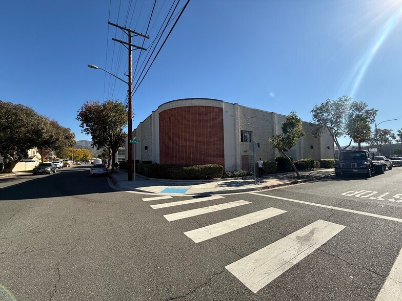 Primary Photo Of 3094 N Lima St, Burbank Industrial For Lease