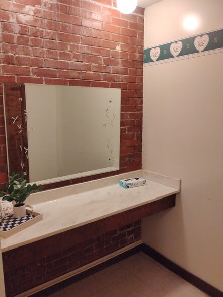 More Photos Of 906 Elm St, Coffeyville Religious Facility For Sale