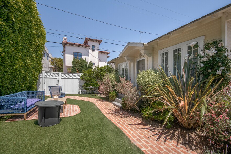 More Photos Of 1047 9th St, Santa Monica Apartments For Sale