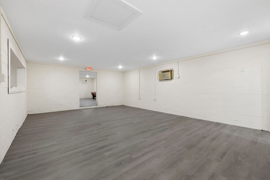 More Photos Of 3307 Sam W Dr ave, Conway Flex For Sale