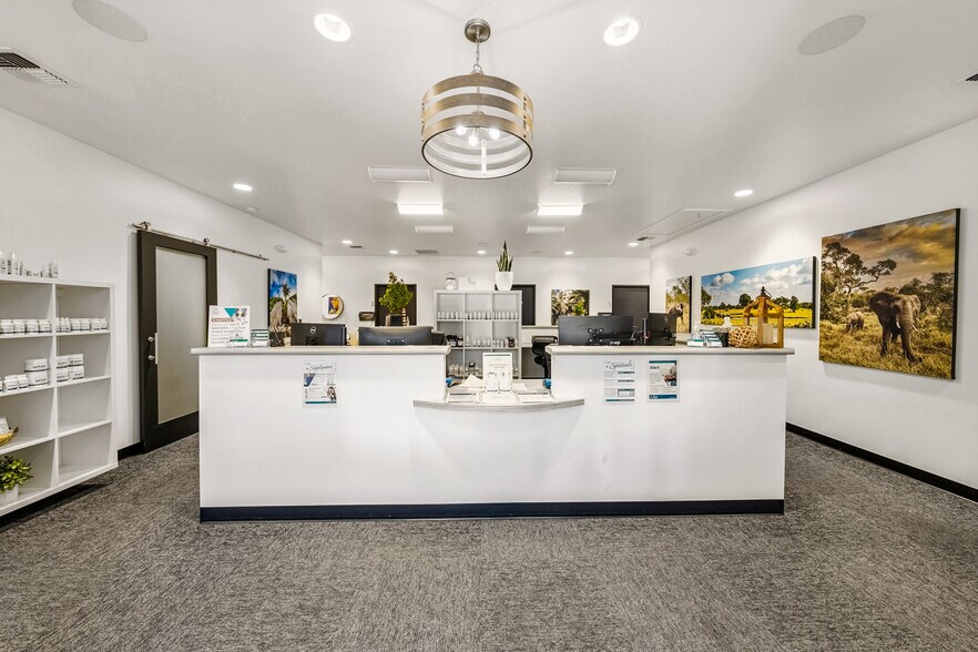 More Photos Of 296 S Pacific Hwy, Talent Medical For Sale