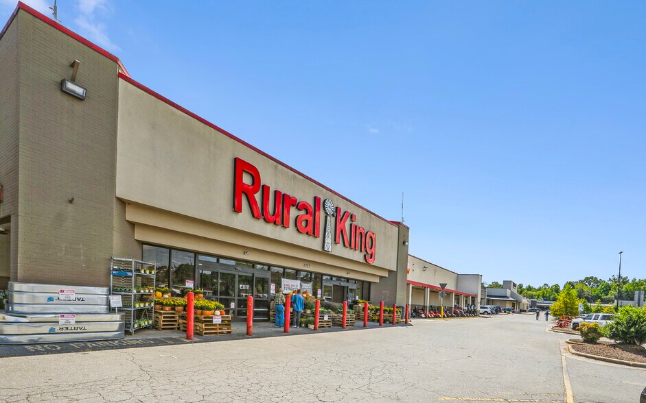 More Photos Of 1247 Burkemont Ave, Morganton Unknown For Lease