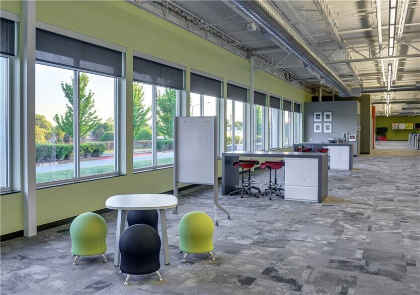 More Photos Of 1705 S Walton Blvd, Bentonville Office For Sale