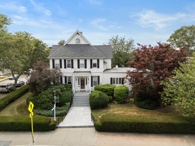 More Photos Of 32 E Main St, Mystic Office For Sale