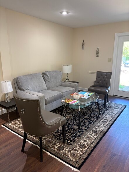 More Photos Of 491 McLaws Cir, Williamsburg Office For Sale