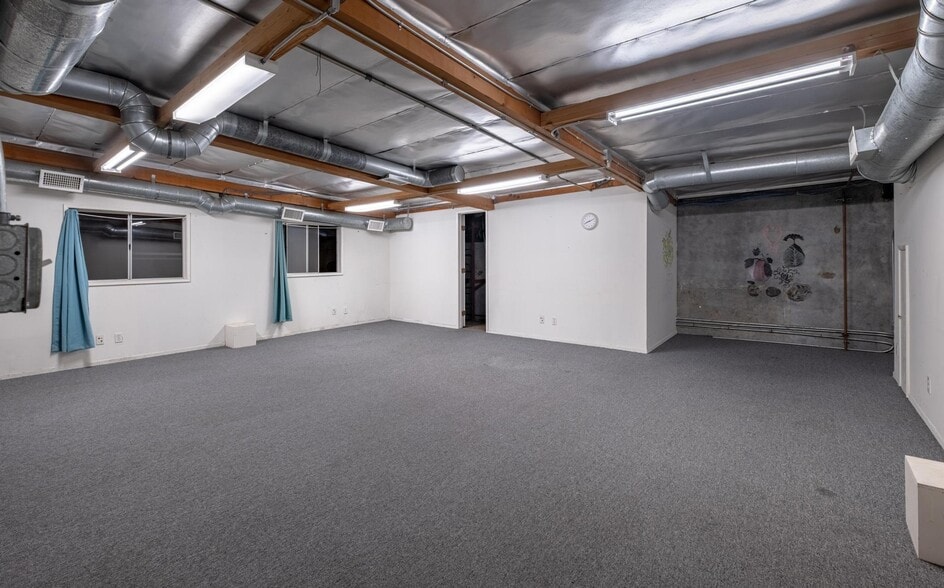 More Photos Of 22809 Lockness Ave, Torrance Warehouse For Sale